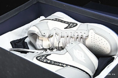 JORDAN AIR HIGH DR RETRO 1 X 0826